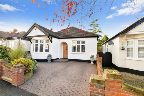 3 bedroom detached bungalow for sale - Boscombe Avenue, Hornchurch, Essex