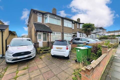 2 bedroom end of terrace house for sale, 81 Radnor Avenue, Welling