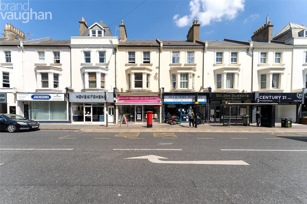 Hove, East Sussex BN3 3 bed flat to rent £2,145 pcm (£495 pw)