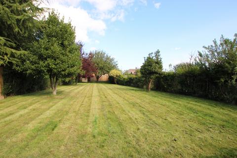 4 bedroom detached bungalow for sale, Gipsy Lane, Kettering, Northamptonshire, NN16