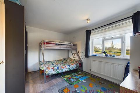 2 bedroom maisonette for sale - Harvey Road, Northolt, UB5