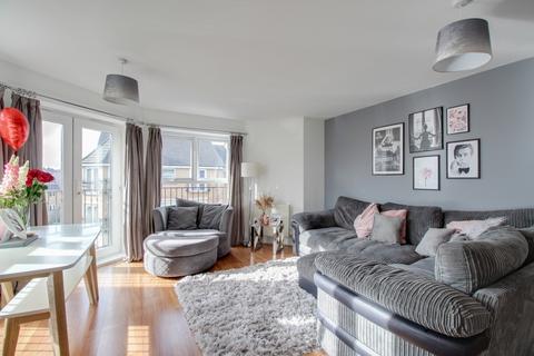 2 bedroom flat for sale - Reeve Close, Leighton Buzzard, LU7