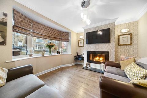 4 bedroom semi-detached house for sale, 2 Ashfield Road, Morley, Leeds, LS27 0QE