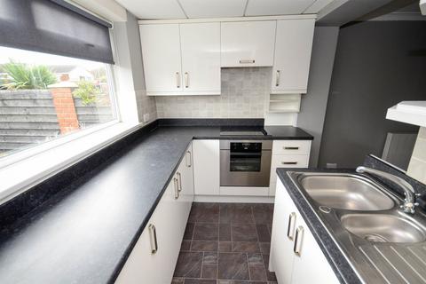2 bedroom flat for sale - Lancaster Way, Fellgate, Jarrow