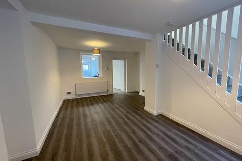 2 bedroom terraced house to rent, Middle Rd, Swansea
