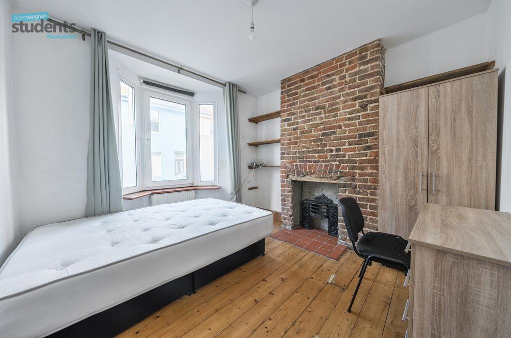 10594b6d-83ad-4b6...