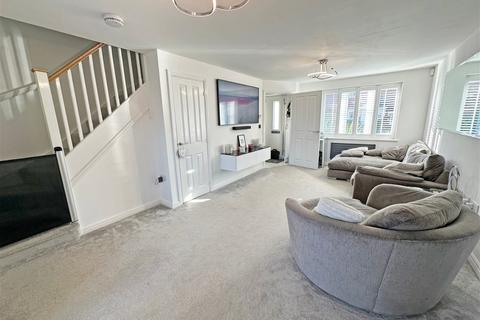 3 bedroom semi-detached house for sale, Linthurst Crescent, Redditch, B97 6SQ
