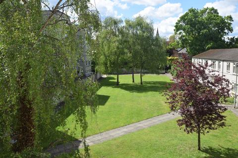 9 Athlone Square, Windsor, SL4 1SS