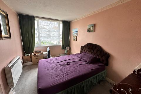 9 Athlone Square, Windsor, SL4 1SS