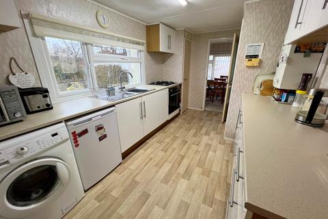 2 bedroom mobile home for sale - Bashley Cross Road, New Milton, Hampshire. BH25 5TA
