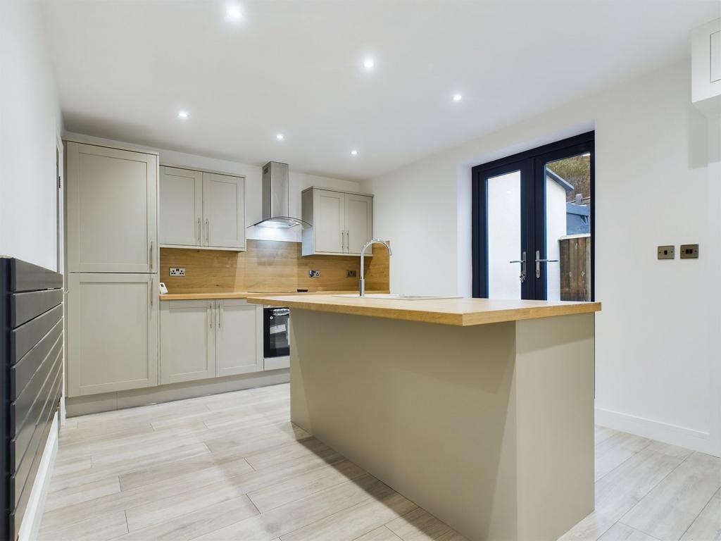 Cwmcelyn Road, Blaina, NP13 2 bed terraced house for sale £160,000