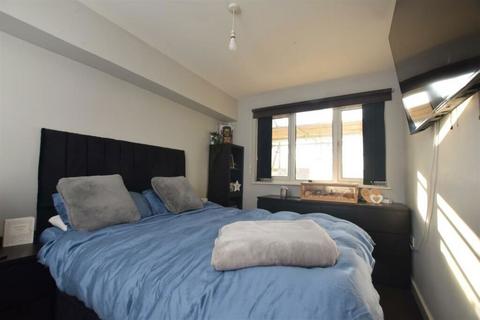 2 bedroom flat for sale, Grimshaw Lane, Middleton, Manchester, Greater Manchester, M24 2RG