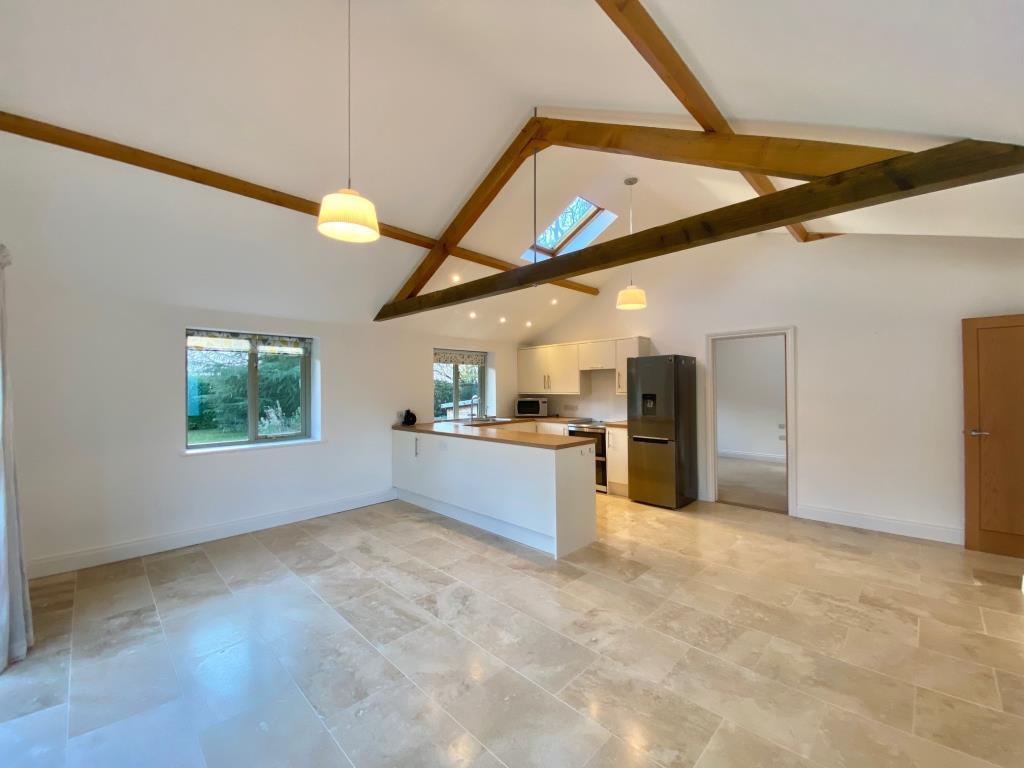 Kitchen/ Lounge Area