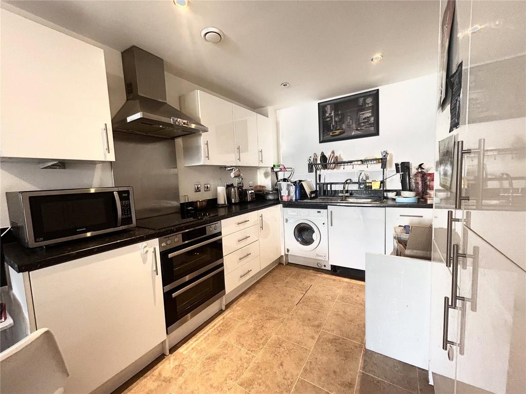 Apartment in Bromley - View 2