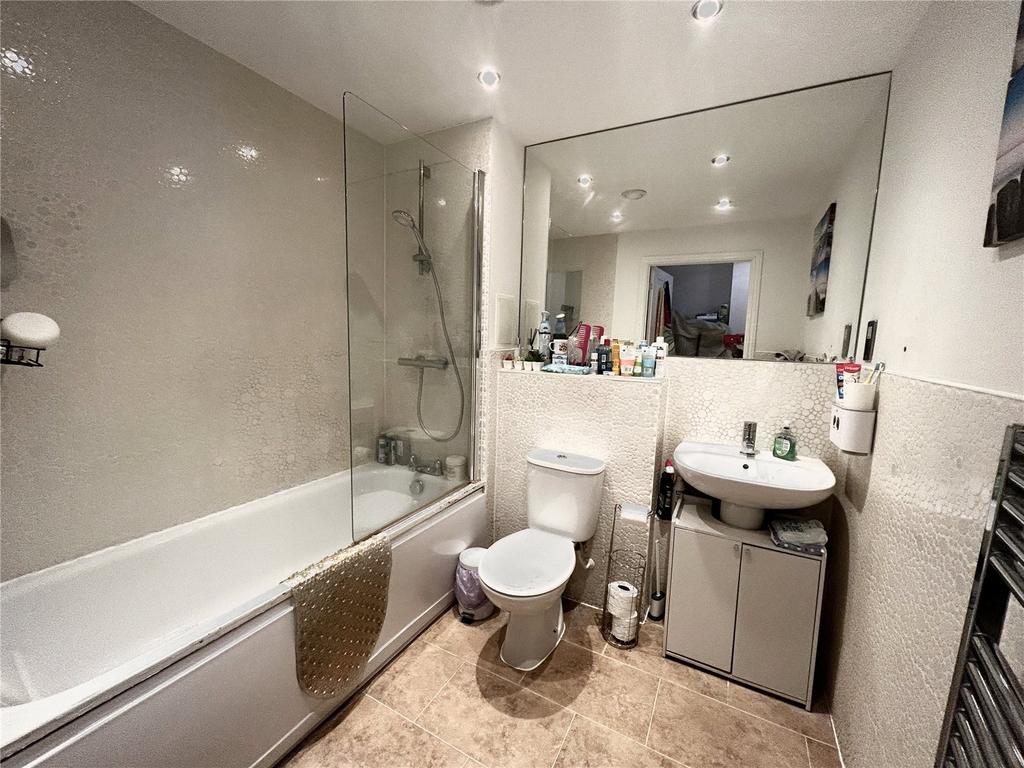 Apartment in Bromley - View 5