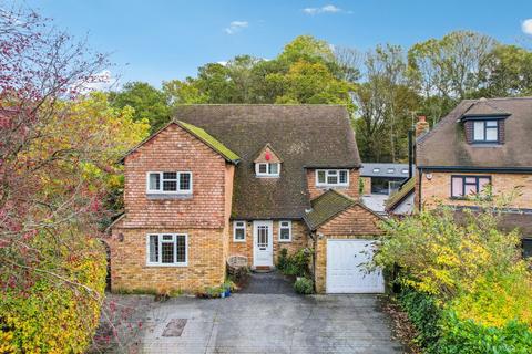 14 Ashenden Walk, Farnham Common, Slough, SL2 3UF