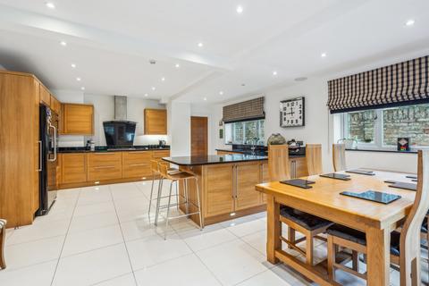 14 Ashenden Walk, Farnham Common, Slough, SL2 3UF