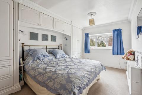 14 Ashenden Walk, Farnham Common, Slough, SL2 3UF