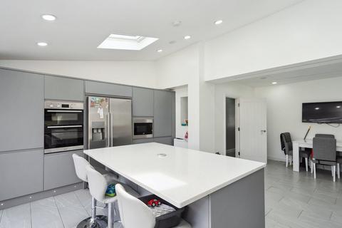 18 Lower Lees Road, Slough, SL2 2AB