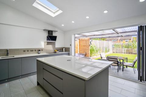 18 Lower Lees Road, Slough, SL2 2AB