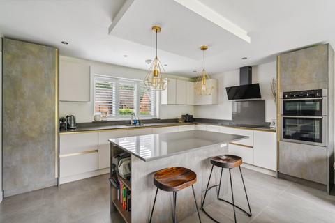 16 Stevenson Road, Hedgerley, Slough, SL2 3YE