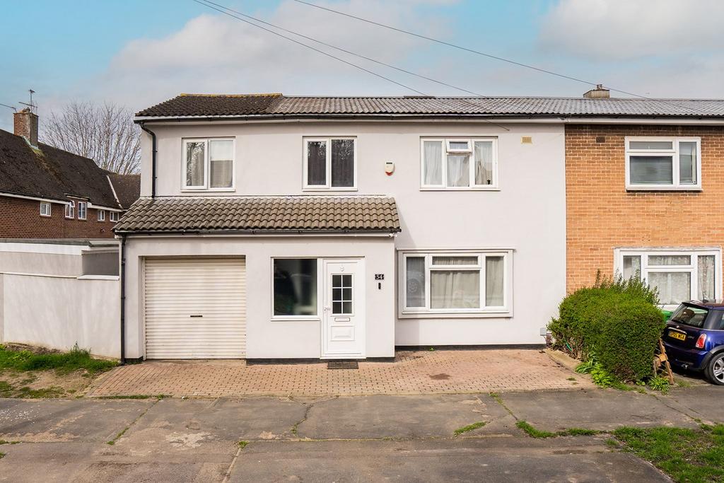 Cromwell Drive, Slough SL1 5 bed semidetached house for sale £500,000