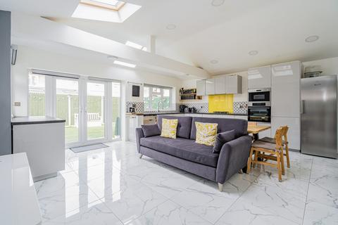 5 bedroom semi-detached house for sale - Cromwell Drive, Slough SL1