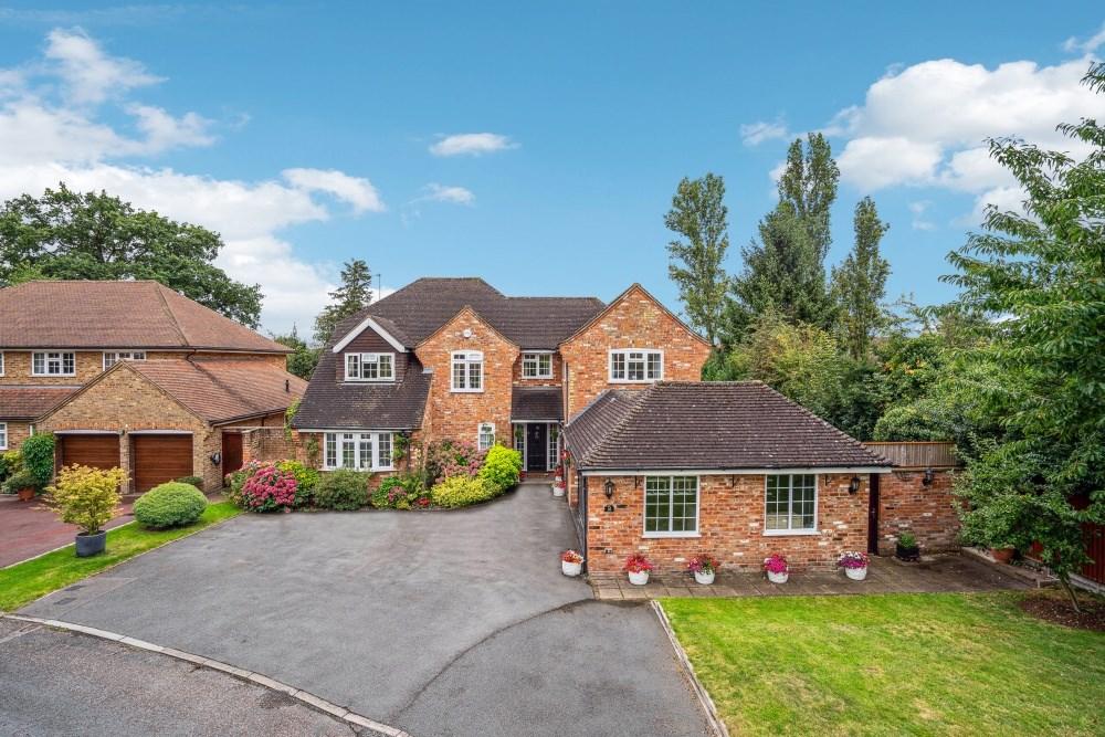 Temple Way, Farnham Common SL2 5 bed detached house for sale £1,470,000