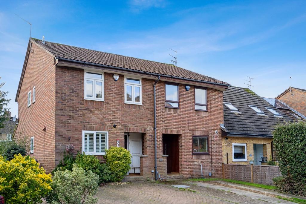 Clarkfield, Rickmansworth WD3 3 bed end of terrace house for sale £