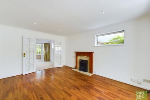 4 bedroom detached house to rent, Grand Avenue, Camberley, Surrey, GU15