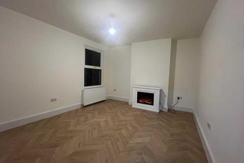 4 bedroom apartment to rent, Barking Road, Newham