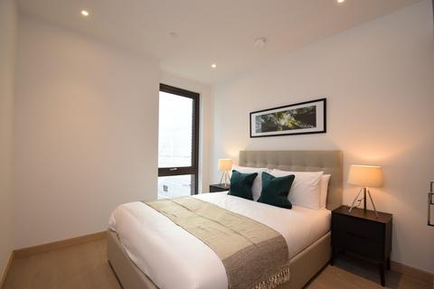 2 bedroom apartment to rent - Viaduct Gardens, London, SW11