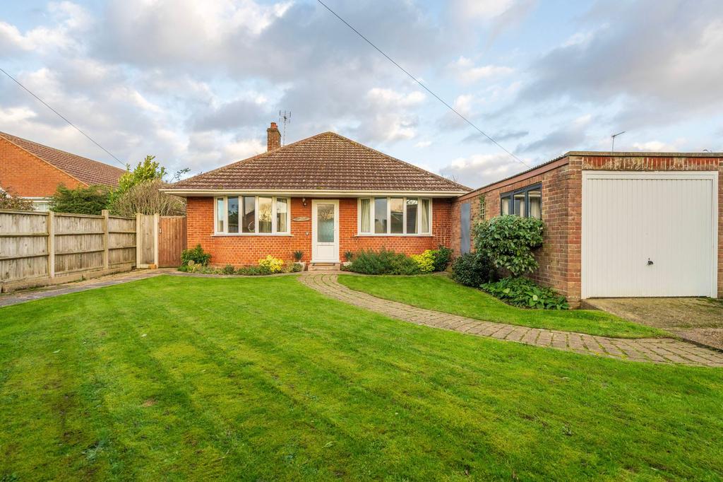 Bush Road, WintertonOnSea, NR29 4 bed detached house for sale £525,000