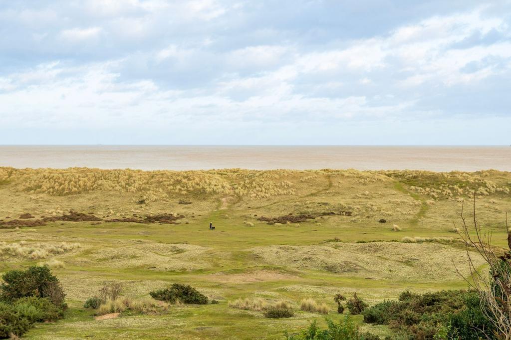 Bush Road, WintertonOnSea, NR29 4 bed detached house for sale £525,000
