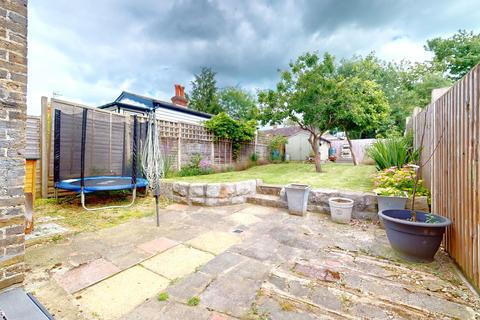 3 bedroom semi-detached house for sale, Burton Road, Kennington, TN24 9DT