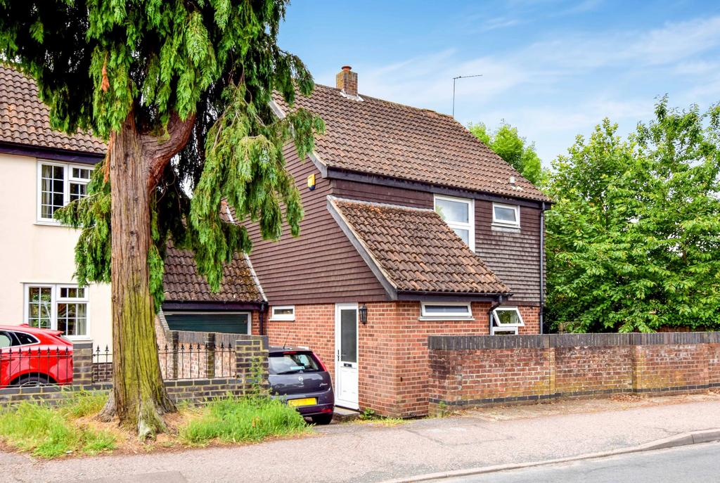 Braiswick, Colchester, Essex, CO4 3 bed detached house £1,450 pcm (£