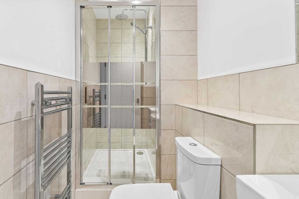 Plot 7 ensuite