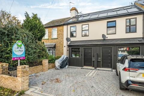 3 bedroom terraced house for sale - Gander Green Lane, Cheam, Sutton, Surrey, SM3