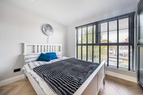3 bedroom terraced house for sale - Gander Green Lane, Cheam, Sutton, Surrey, SM3