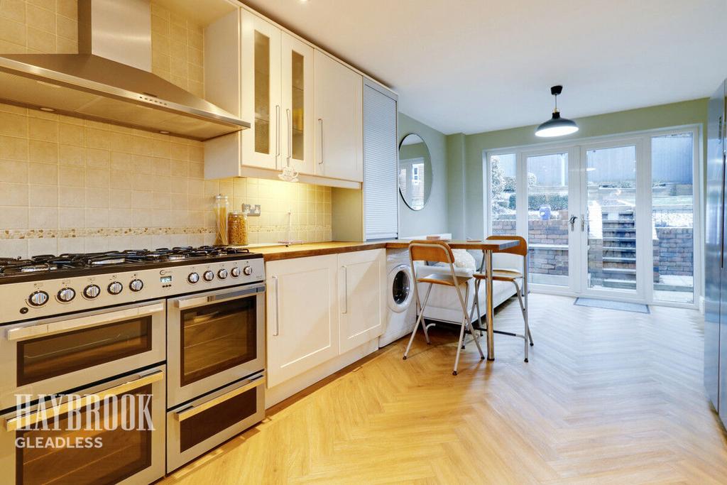 Lister Avenue, Sheffield 4 bed semidetached house for sale £310,000