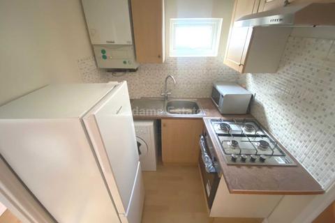 1 bedroom flat to rent, Gosbrook Road, Caversham