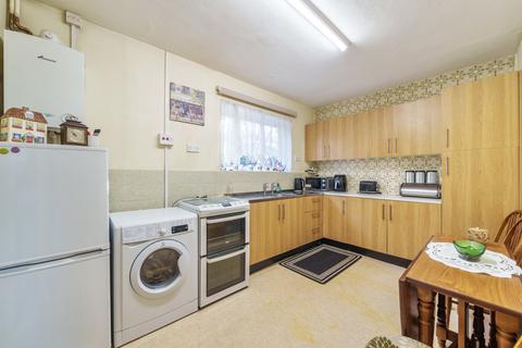 140 Albert Drive, Woking, GU21 5UA