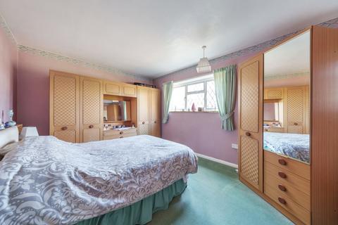 140 Albert Drive, Woking, GU21 5UA