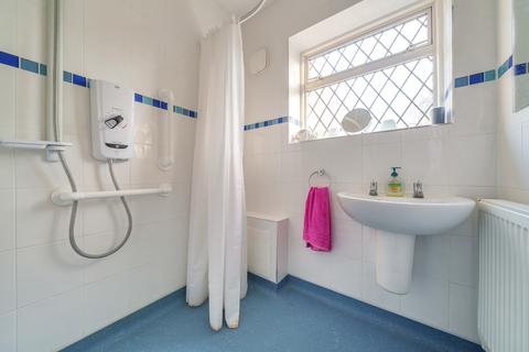 140 Albert Drive, Woking, GU21 5UA