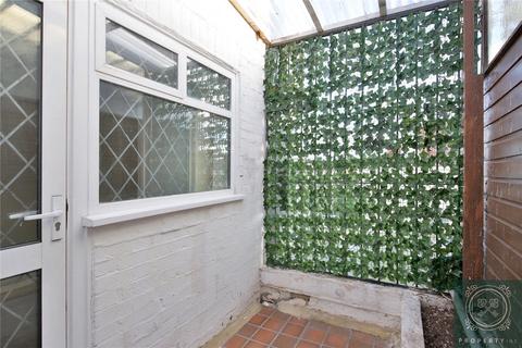 3 bedroom apartment to rent, Chingford Mount Road, London, E4