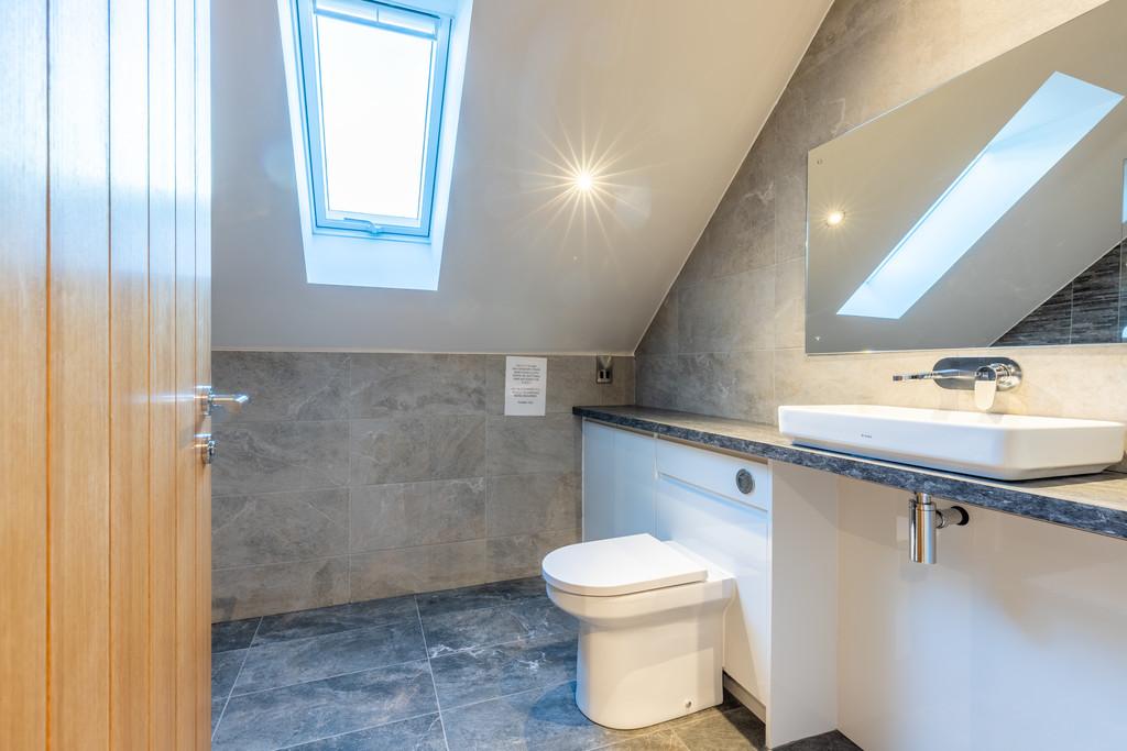 En-Suite Bathroom