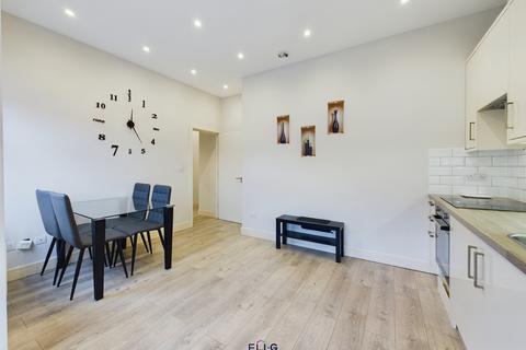 2 bedroom flat to rent, Second Avenue, NW4