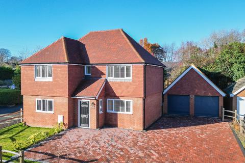 4 bedroom detached house to rent, Newly Built Home on Outskirts of Cranbrook