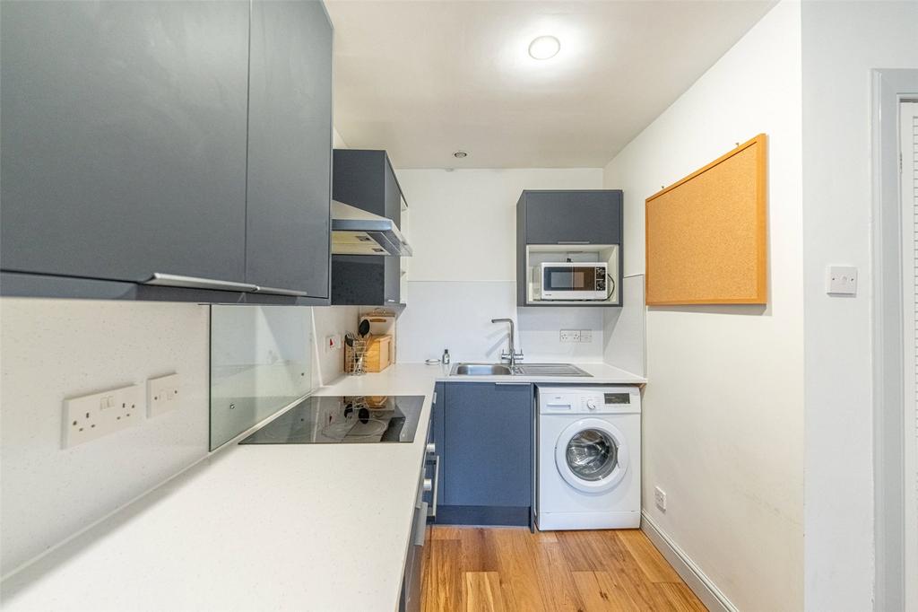 Kitchen Alt