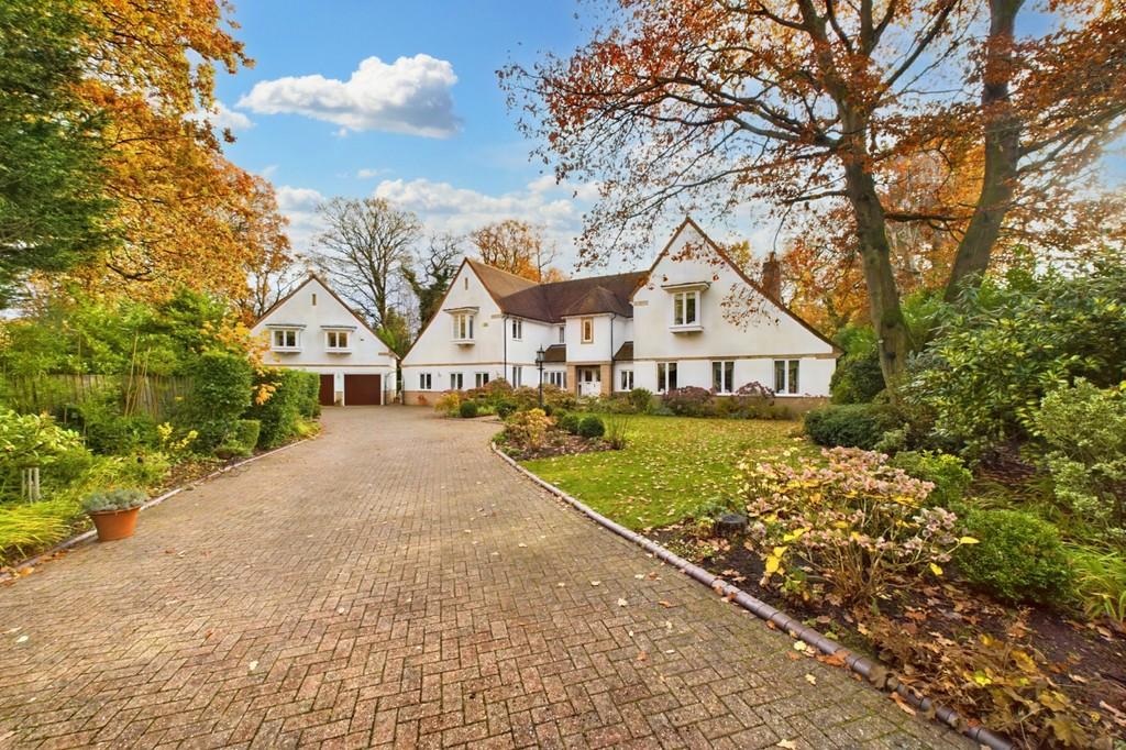 Selwyn Walk, Little Aston Park, Sutton Coldfield 7 bed detached house